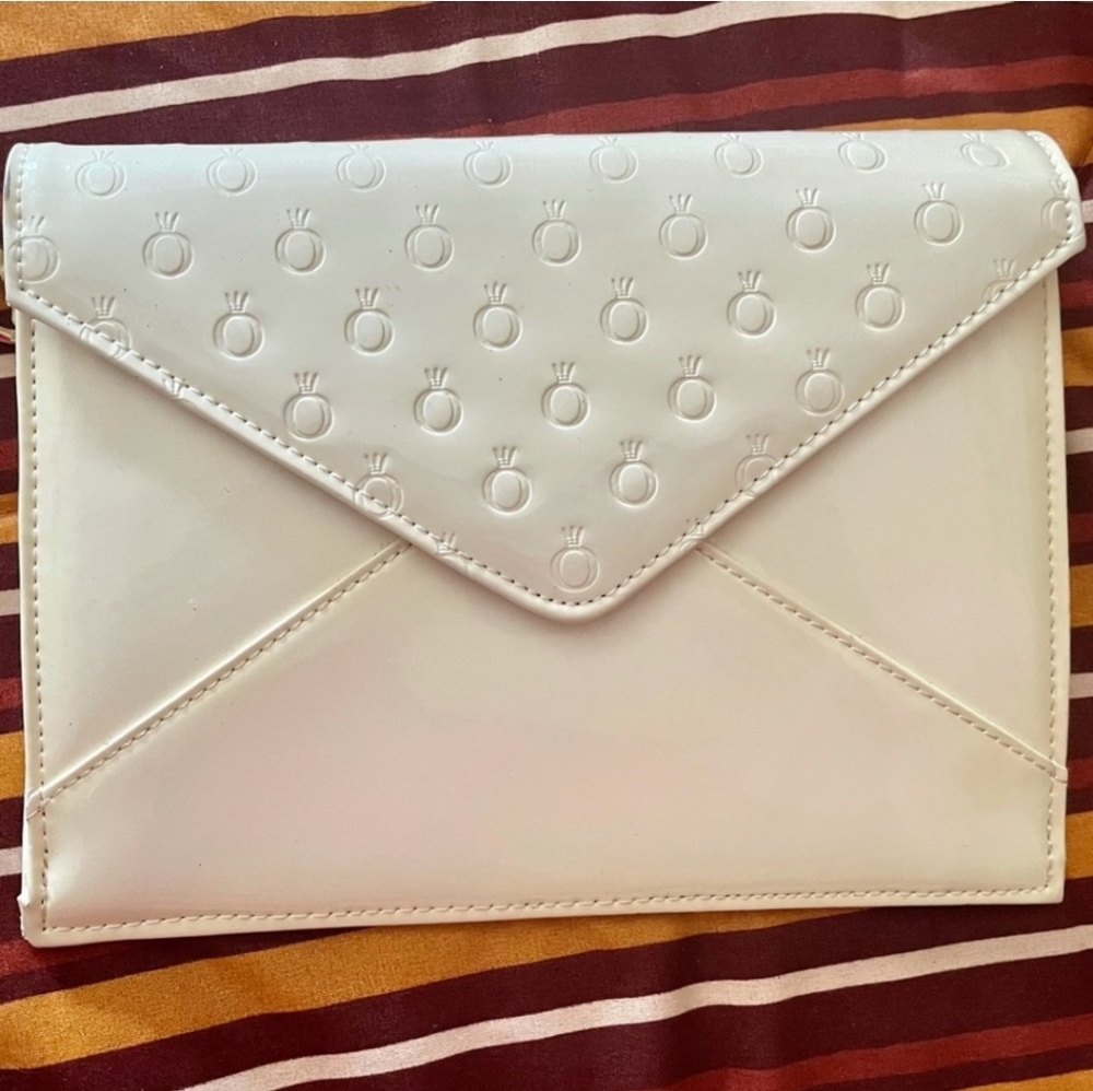 Pandora wristlet